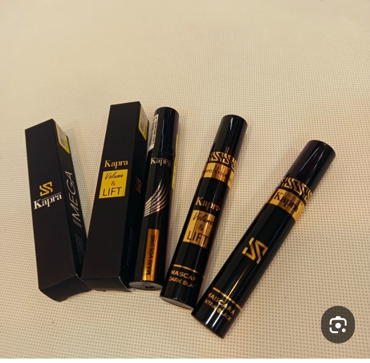 ریمل ولوم اند لیفت کاپرا با بافت سبک و مات