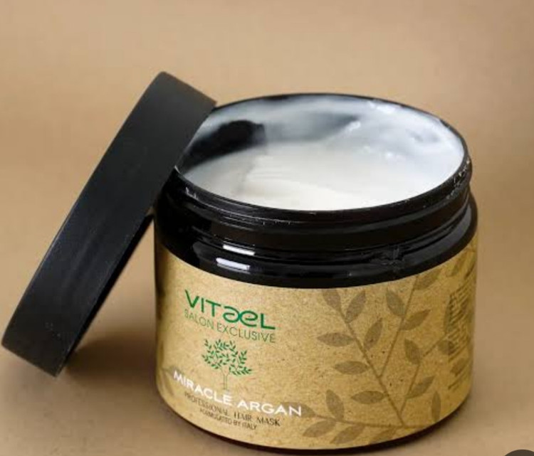 ماسک مو ویتاال مدل میراکل آرگان حفظ رطوبت ساقه مو