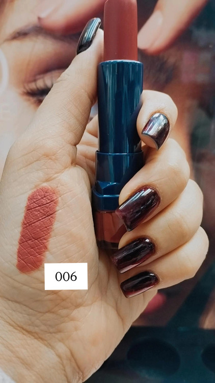 رژلب جامد تونایت شماره 006