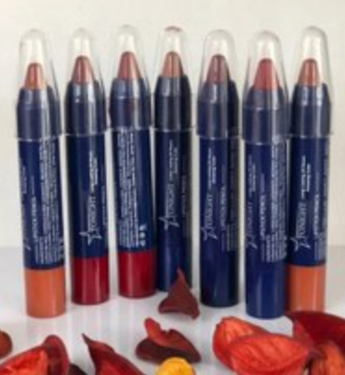 رژلب مدادی پیچی تونایت قابل استفاده آسان