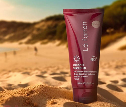 کرم ضدآفتاب و ضدلک رنگی لافاررSPF40مناسب پوستهای خشک و معمولی