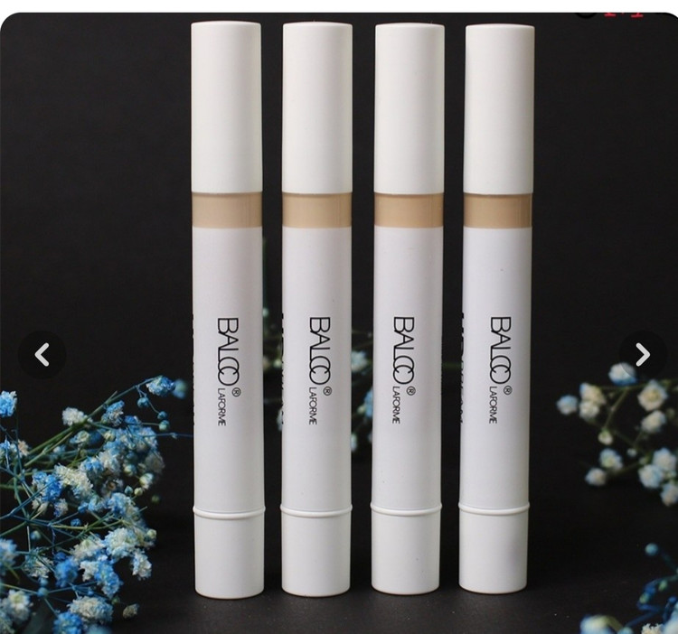 کانسیلر مایع فول کاور بالکو همراه با پد نرم