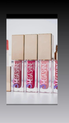 رژلب براق مگاشاین