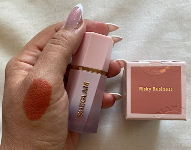 رژگونه مایع مات بادوام