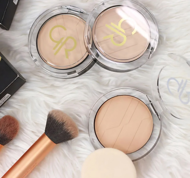 پنکک فشرده طلایی گلدن فشرده SPF 15 ویتامین Eحجم ۱۲.۷گرم