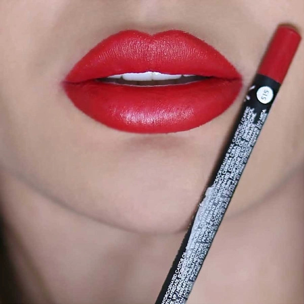 خط لب (مدادلب) گلدن با بافت نرم و مخملی اورجینال وزن۳گرم