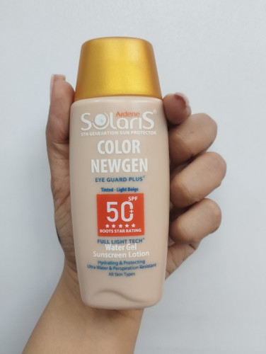 لوسیون آبی ضدآفتاب سولاریس رنگی با SPF50فاقد چربی بژ روشن حجم ۷۵میل